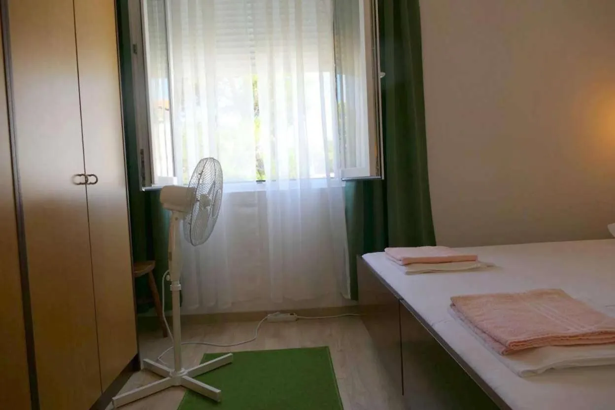 Apartments With A Parking Space Barbat, Rab - 22660 Rab Town